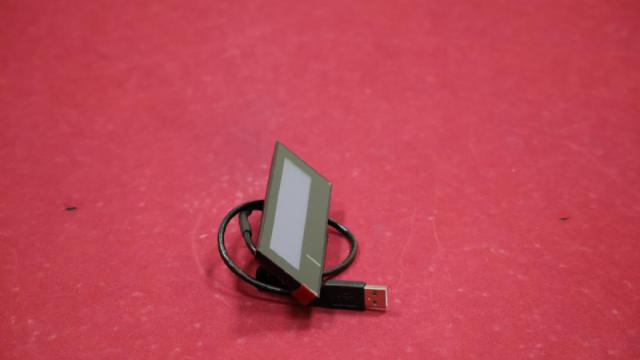 Pulse Ultra Pole Display Side with USB